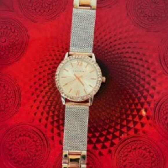 Tahari NIB Watch - Picture 2 of 6